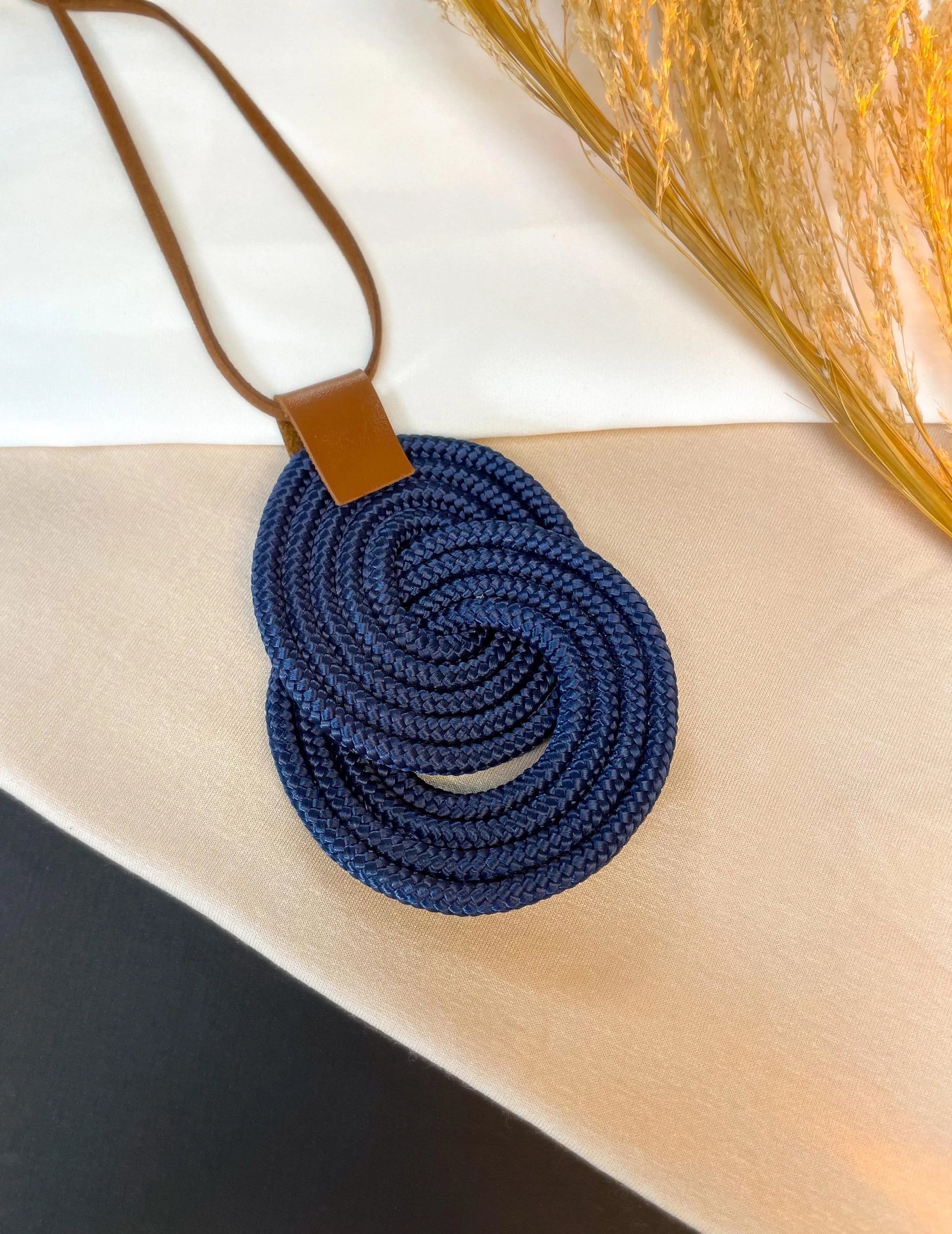 Colar Eclipse - Azul Marinho