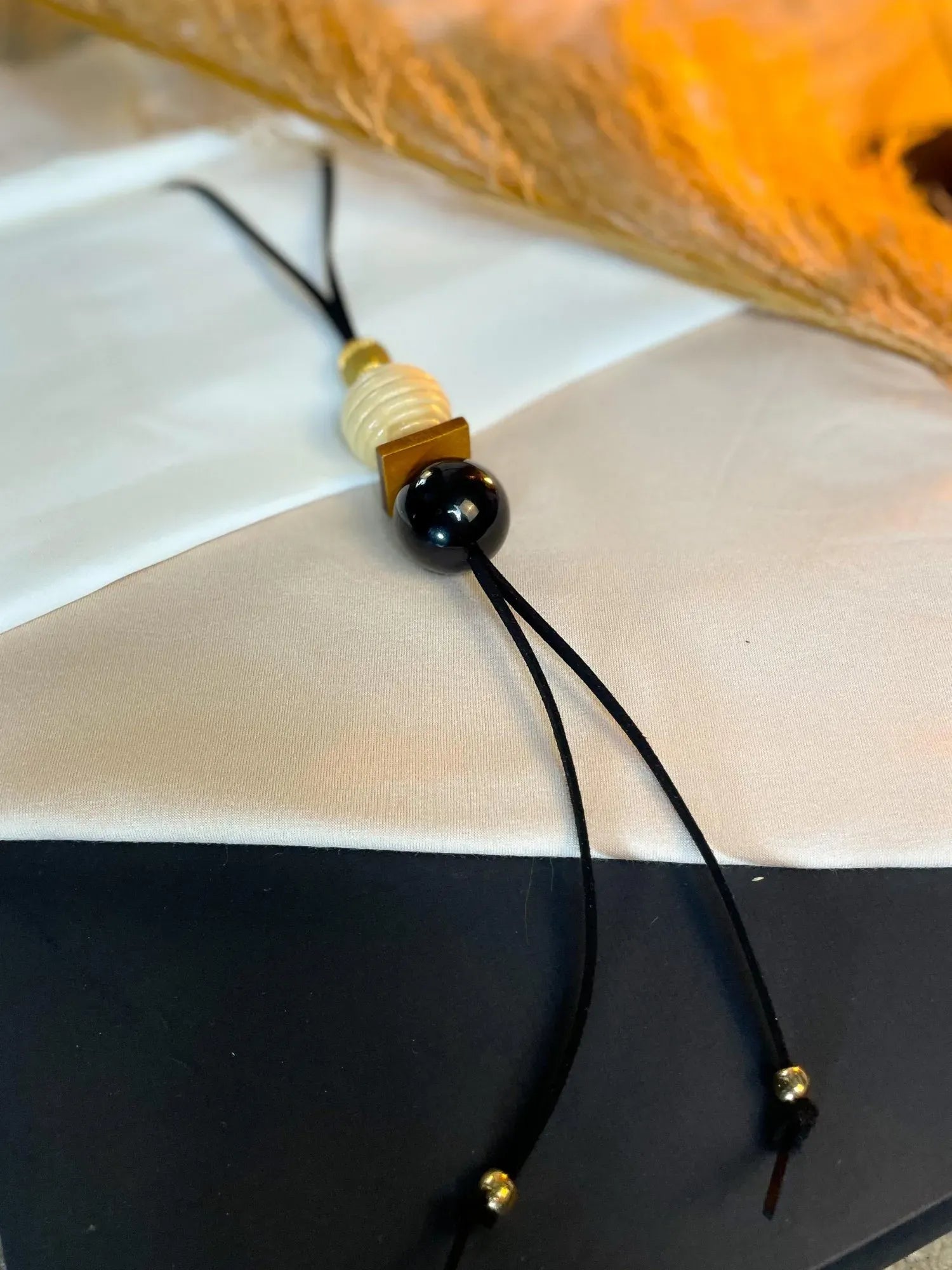 Colar Saturno - Preto