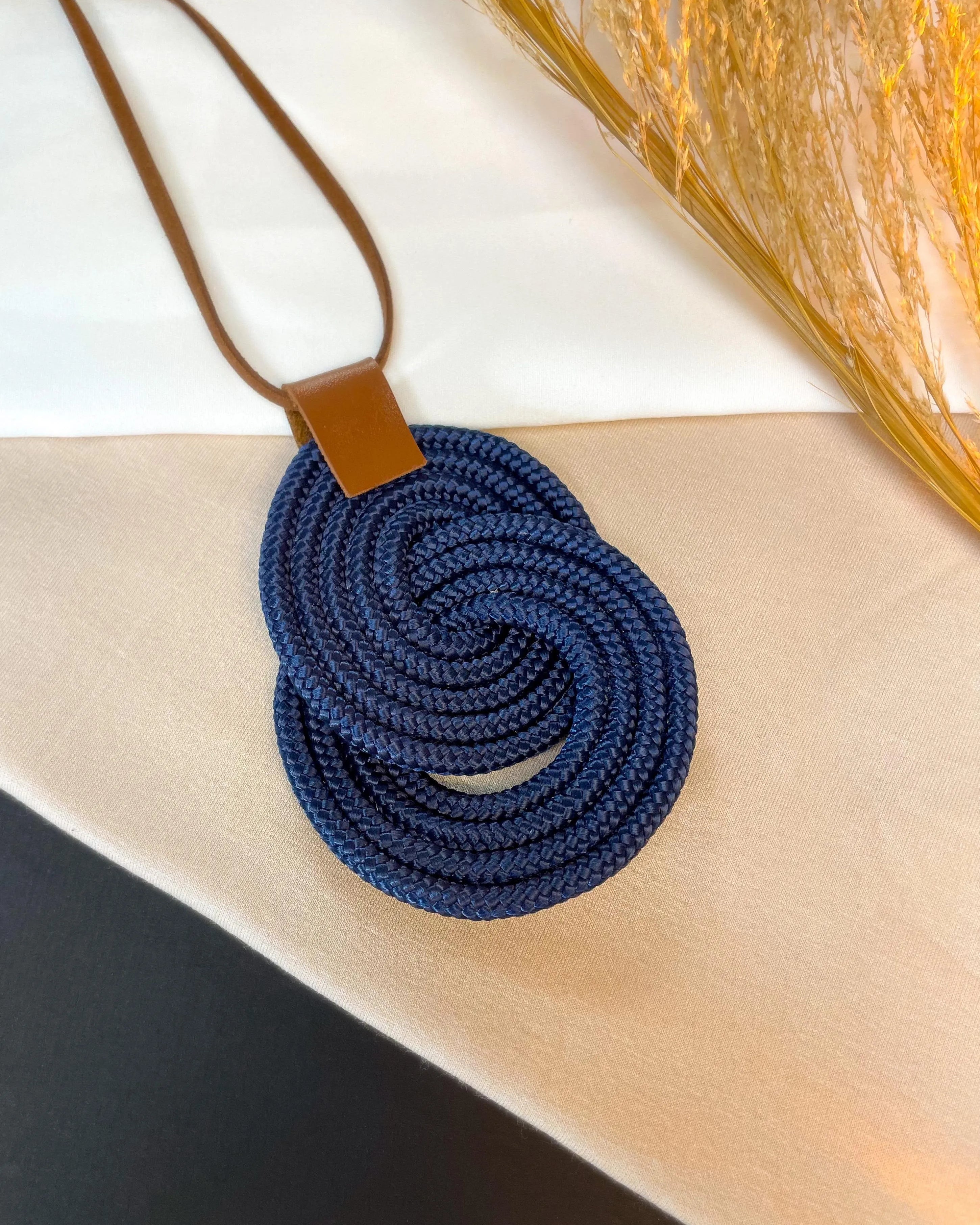 Colar Eclipse - Azul Marinho