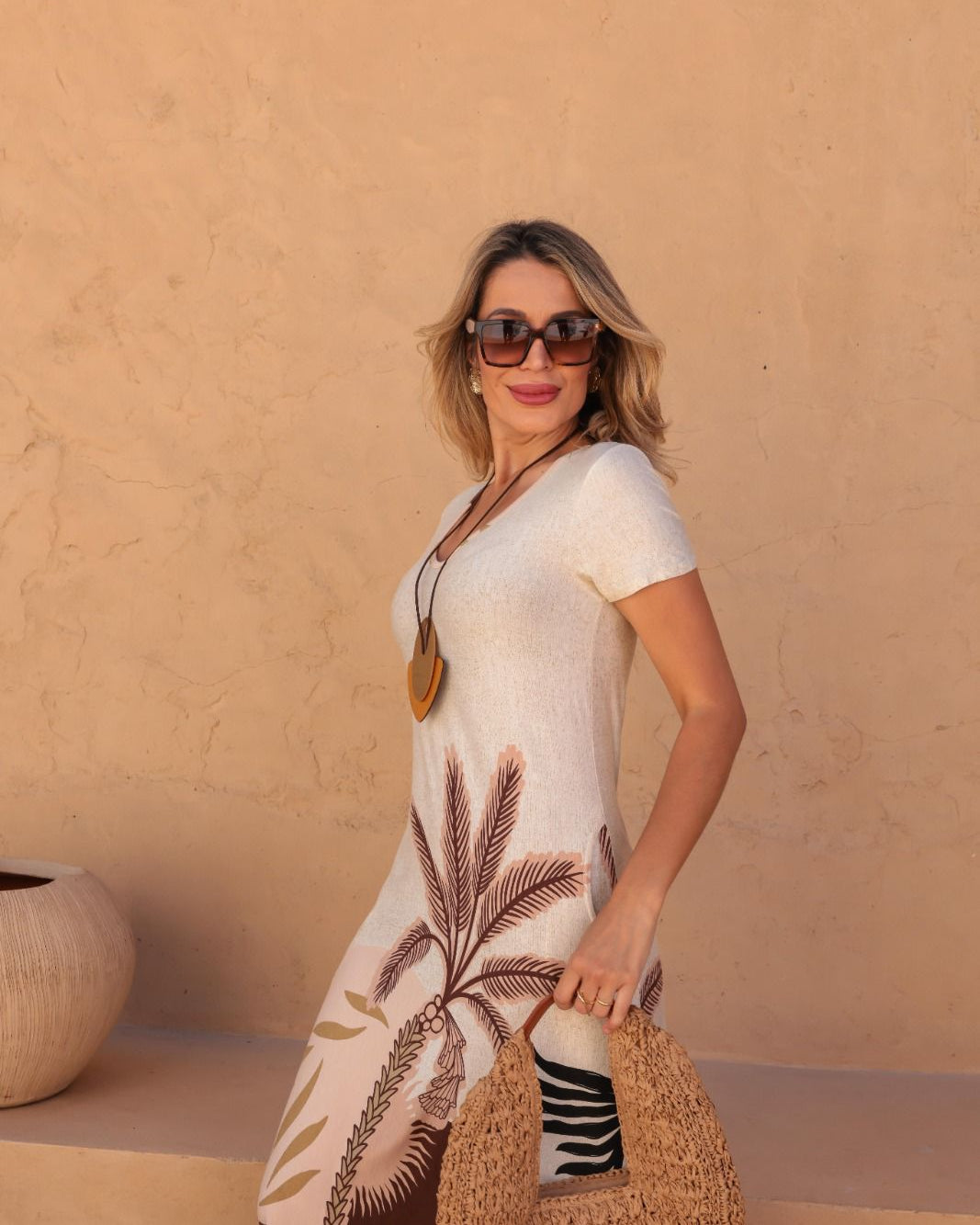Vestido Tropical Estampado - Marrom