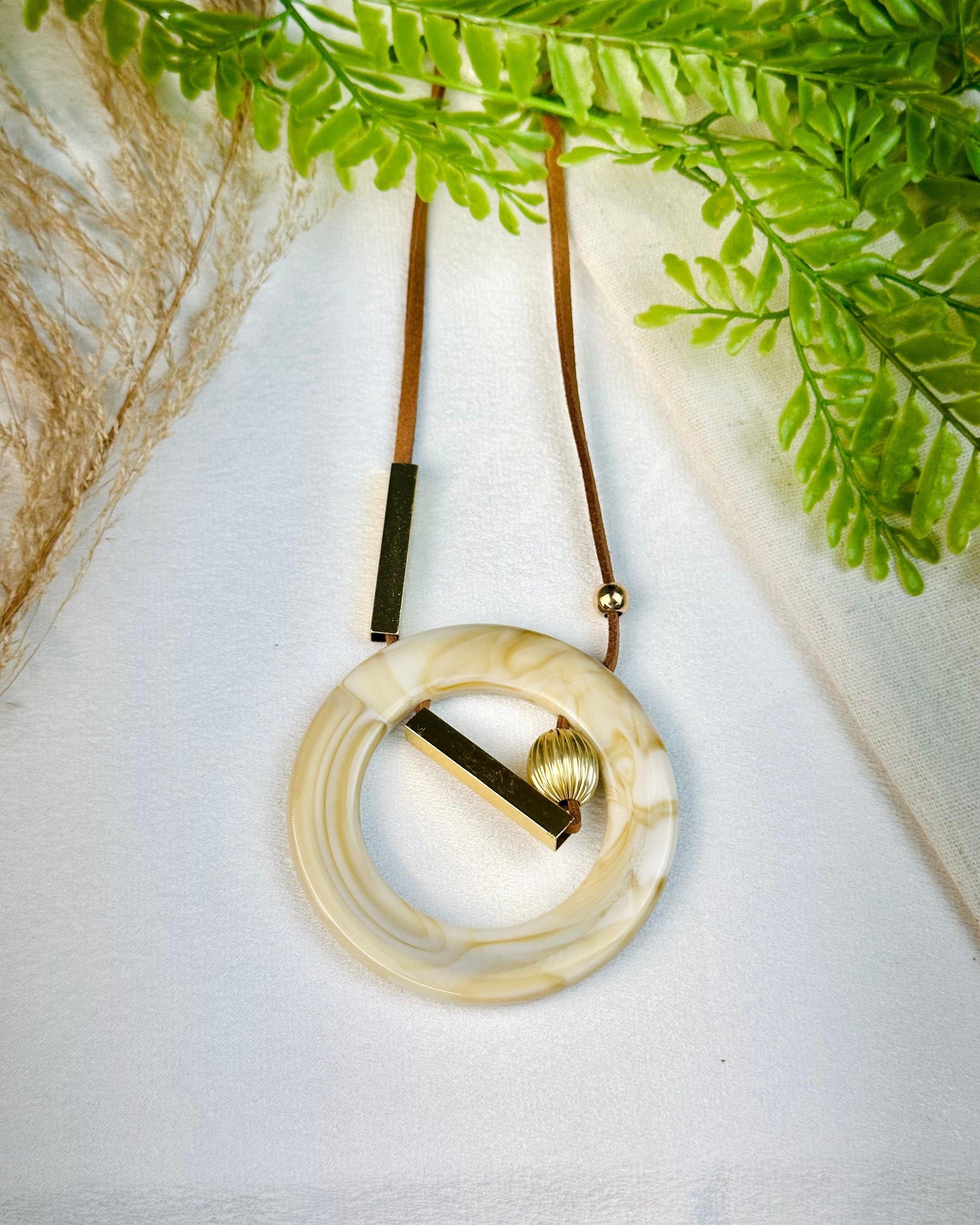 Colar Medal - Bege