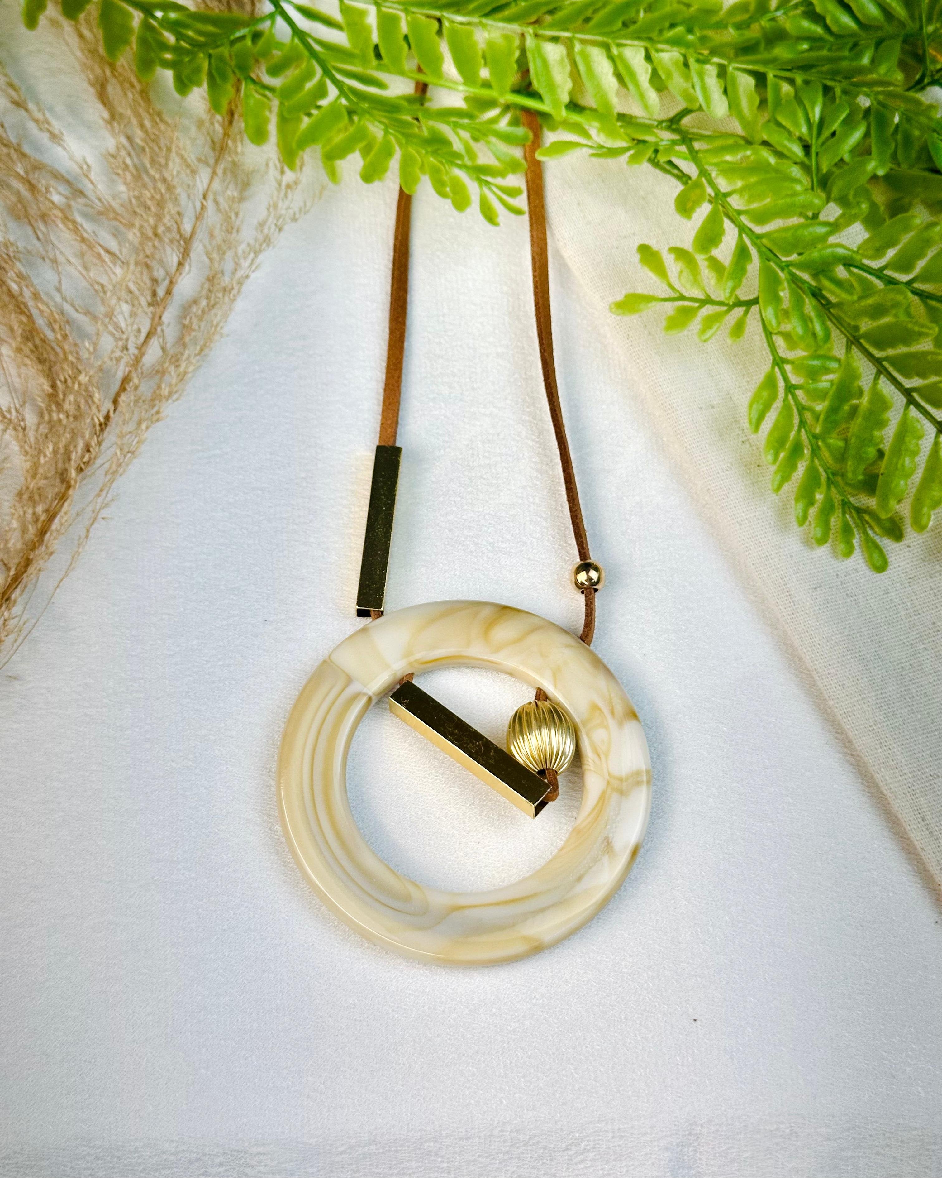 Colar Medal - Bege